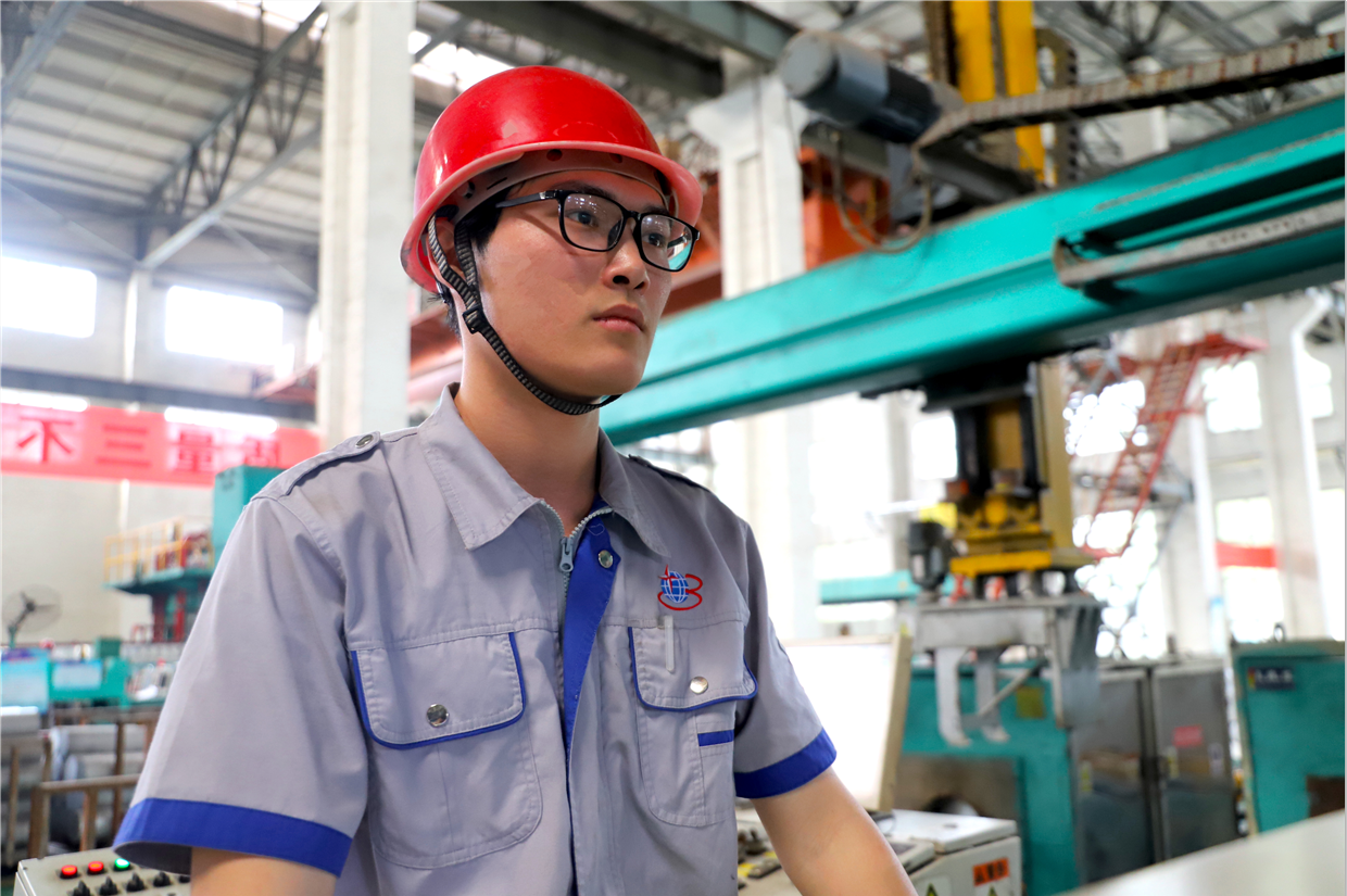 【一線風采】秦書浩:勤學勵行 青春向上
