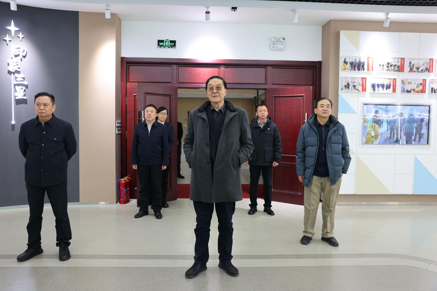 原衛(wèi)生部副部長(zhǎng)、中國(guó)保健協(xié)會(huì)榮譽(yù)理事長(zhǎng)張鳳樓一行來(lái)山東三星集團(tuán)調(diào)研指導(dǎo)