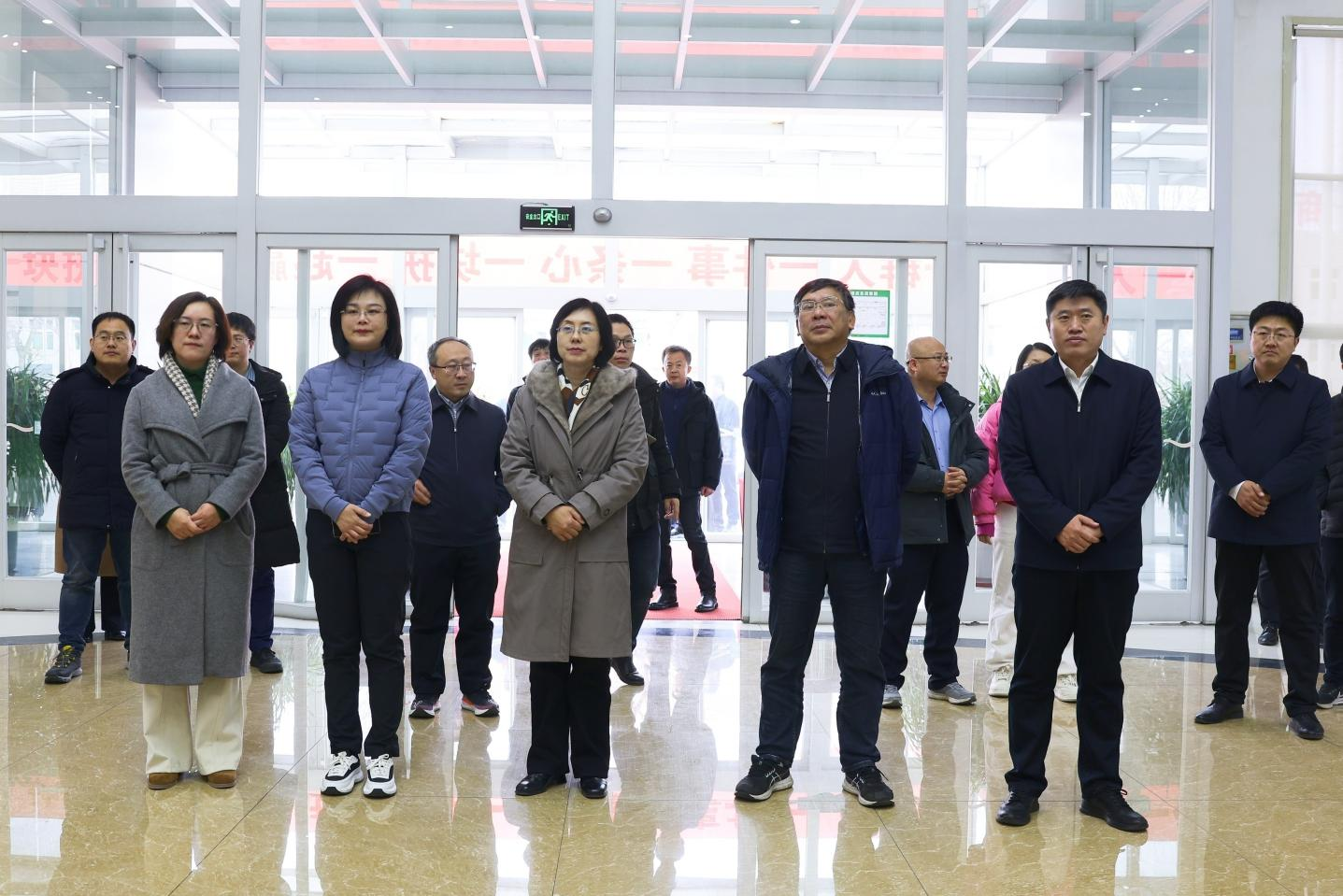 中國社會科學(xué)院農(nóng)村發(fā)展研究所黨委書記、副所長杜志雄一行來山東三星集團(tuán)調(diào)研