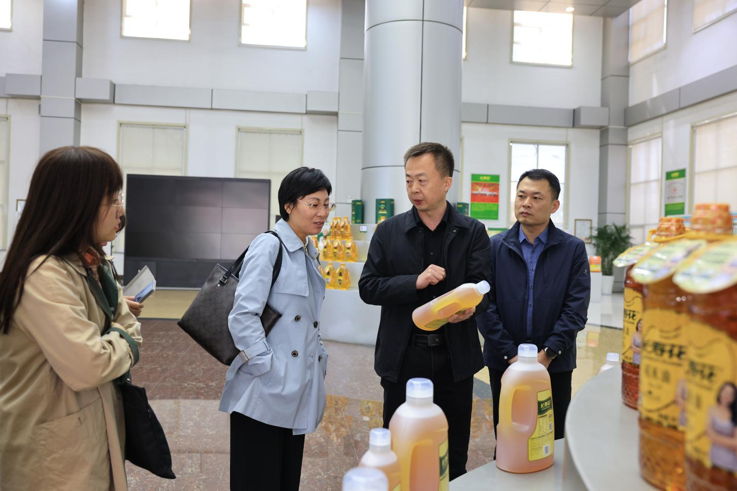 濱州市統(tǒng)計局、商務(wù)局聯(lián)合調(diào)研組來山東三星集團調(diào)研