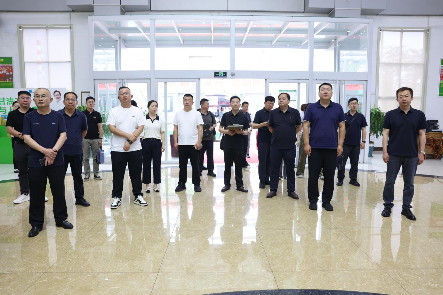 內(nèi)蒙古巴彥淖爾市考察團(tuán)來山東三星集團(tuán)考察