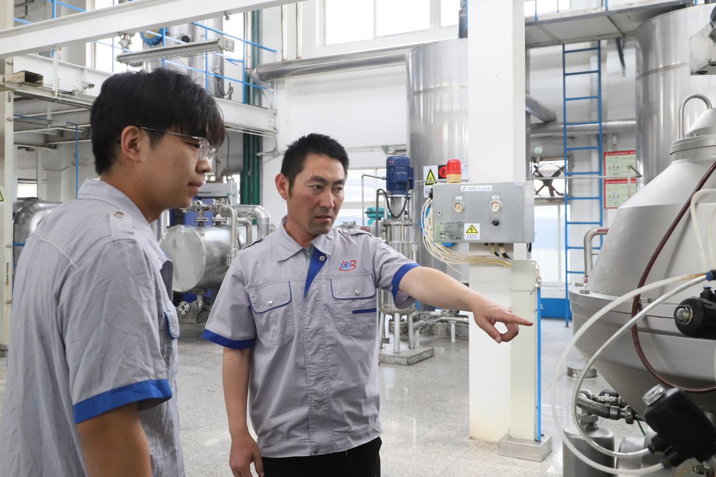 【榜樣力量】李英哥：實干為槳勇?lián)?創(chuàng)新為帆領航程