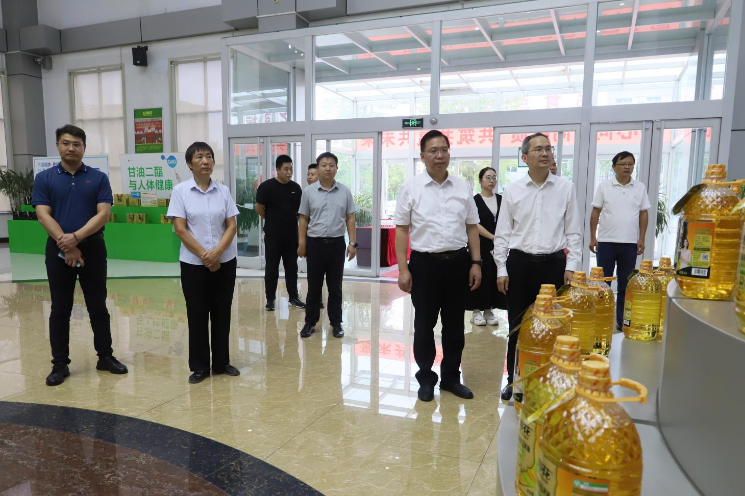 安徽糧食工程職業(yè)學(xué)院黨委副書記、院長(zhǎng)武杰一行來(lái)山東三星集團(tuán)參觀交流