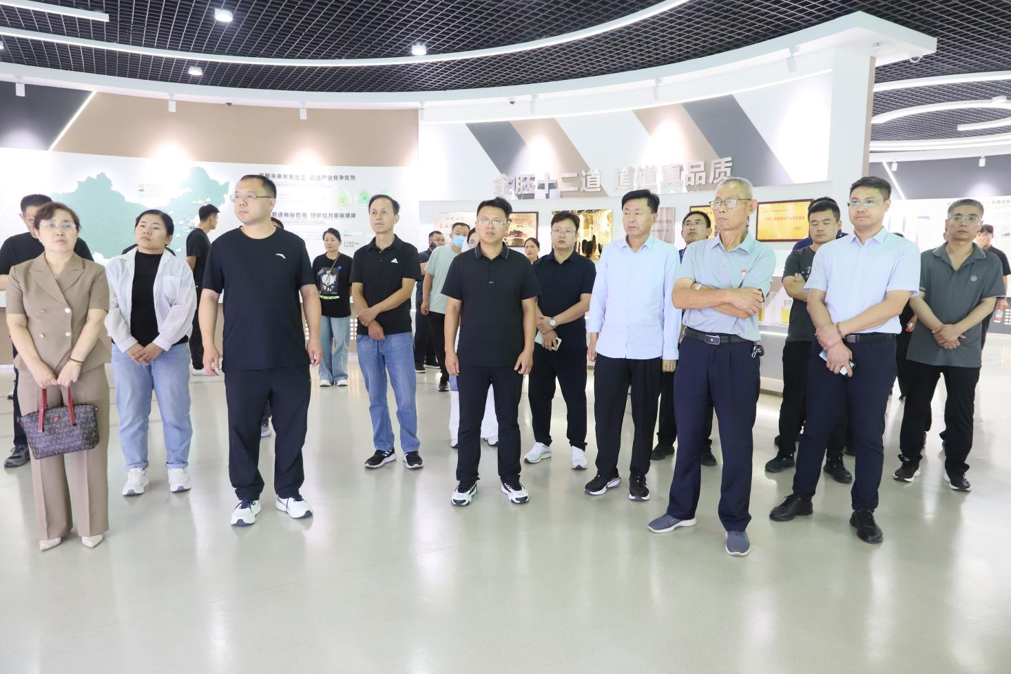 鄒平市新興領(lǐng)域黨組織書記、黨務(wù)工作者能力提升培訓(xùn)班來(lái)山東三星集團(tuán)觀摩學(xué)習(xí)