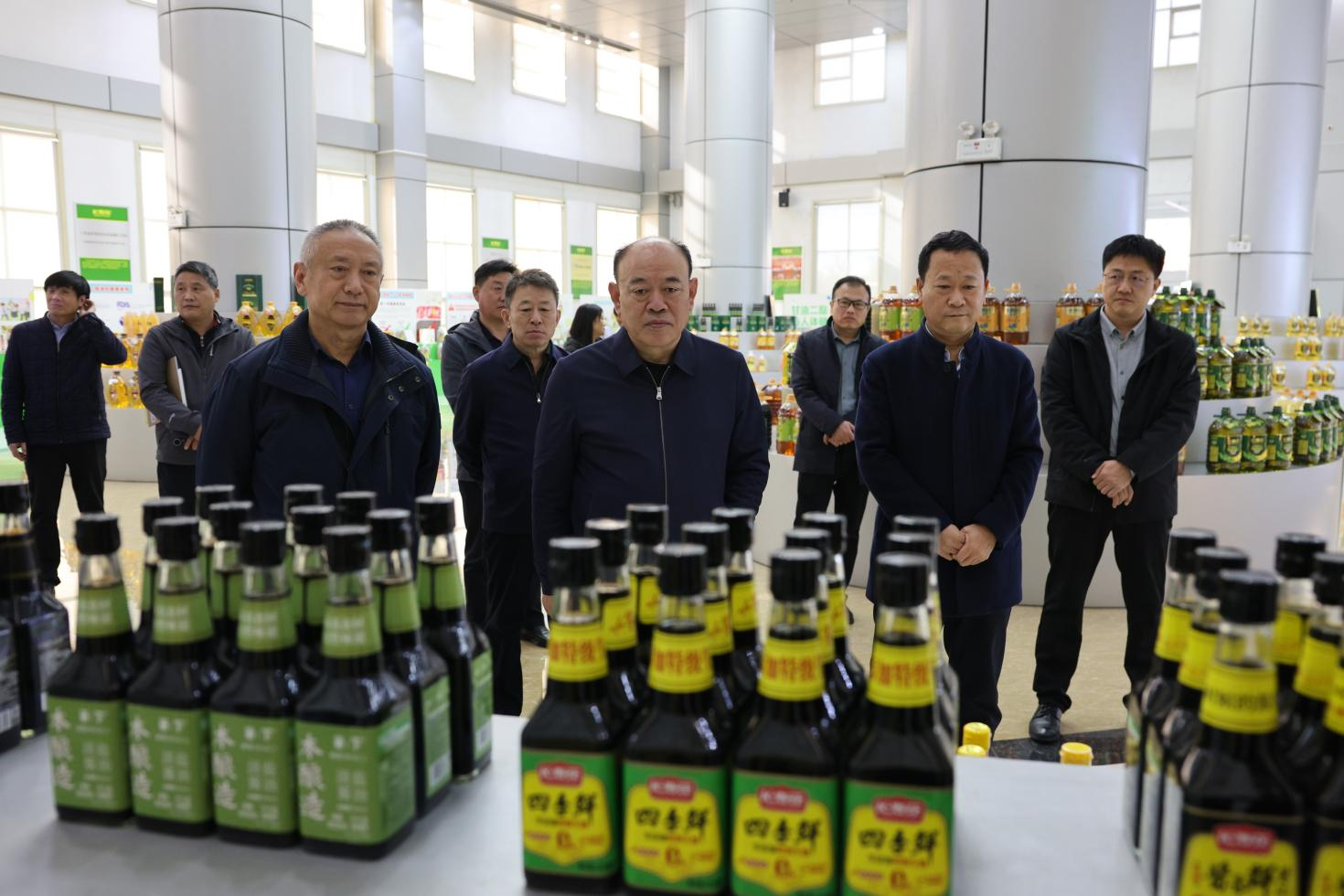 東阿縣人大常委會(huì)考察團(tuán)來(lái)山東三星集團(tuán)考察