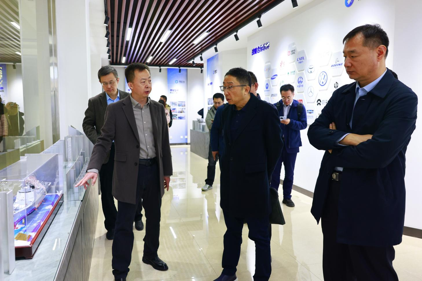 山東省工信廳、省冶金工業(yè)規(guī)劃研究院一行來山東三星集團(tuán)調(diào)研