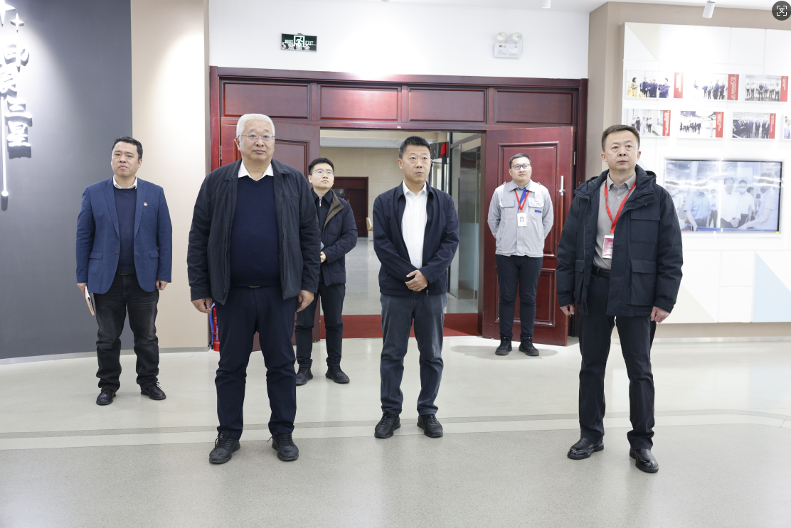 山東聯(lián)通公司黨委委員、副總經(jīng)理林軍一行來山東三星集團(tuán)參觀交流
