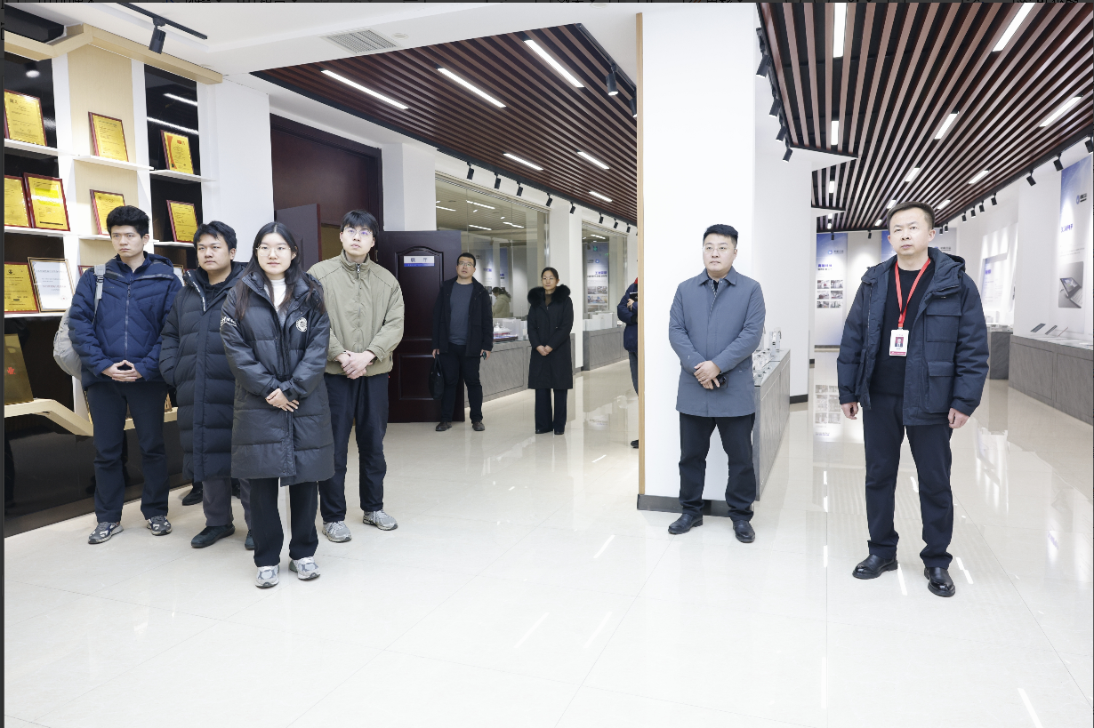 北京大學(xué)、中國(guó)科學(xué)技術(shù)大學(xué)“先鋒計(jì)劃”寒假社會(huì)實(shí)踐團(tuán)來(lái)山東三星集團(tuán)調(diào)研