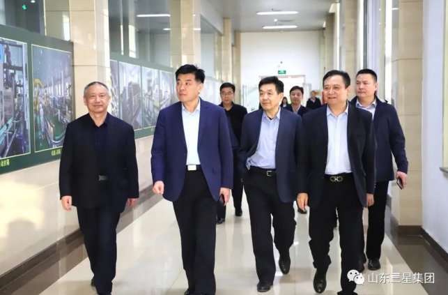 鄒平市副市長、市公安局黨委書記、局長張?jiān)缓Ｒ恍械缴綎|三星集團(tuán)參觀調(diào)研